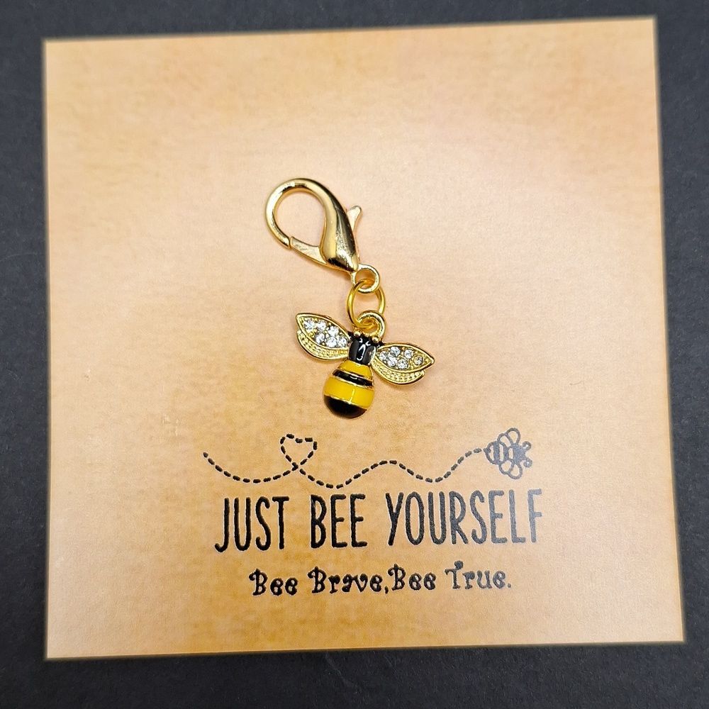 bumblebee keychain zipper pull stitch marker